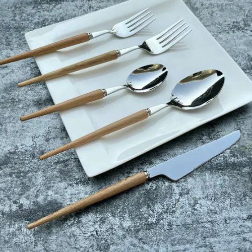 ست کارد و چنگال