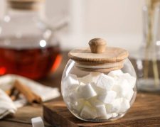 قندان شیشه ای پیرکس، انتخابی عالی برای پذیرایی از مهمانان