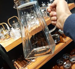پارچ طرحدار پیرکس شعله مستقیم: زیبایی و ظرافت در آشپزخانه شما