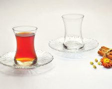 استکان ديلما با نعلبكي، لذت نوشیدن چای به سبک ایرانی