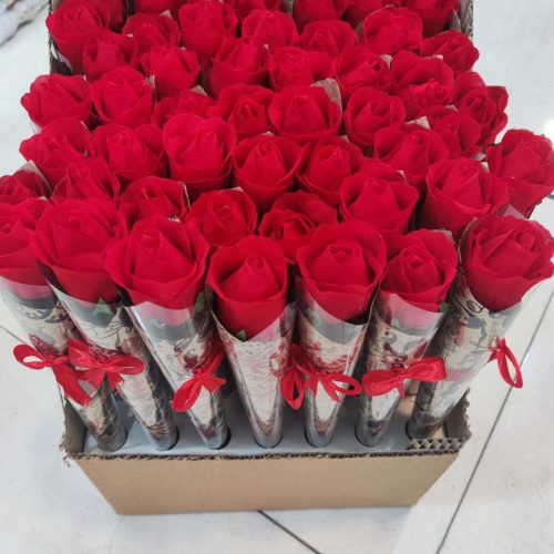 گل رز ۴۹ تایی با قیمت مناسب