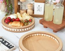 سینی سرو گرد مهره دار، یک سینی زیبا و کاربردی برای پذیرایی