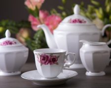 سرویس ۱۰۳ پارچه زرگاردن: زیبایی و شکوه در کنار هم