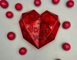 شکلات قلب کریستال بزرگ، هدیه‌ای رمانتیک و ماندگار