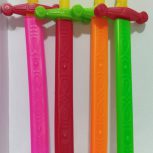 شمشیر بزرگ رنگی، اسباب بازی جذاب و سرگرم کننده برای کودکان