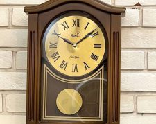 ساعت بتيس رومیزی چوبی | زیبایی و ظرافت در کنار دقت بی نظیر