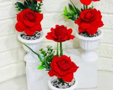 عمده فروشی گلدان گل رز دو گل: عطری دل‌انگیز برای مغازه‌تان!